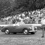 RB 130 - Lap of Honour - Mike Hawthorn