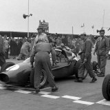 RE 664 - 1 Ferrari - Mike Hawthorn on the start line