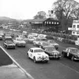 RF 508 - Jaguars Lead - 100 Roy Salvadori, 101 Ivor Bueb,