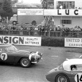 RK 708 - 7 Stirling Moss - Ferrari 250 about to pass 14 J Bekaert - Austin Healey 3000