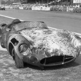 RG 927 - A hot Aston Martin