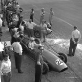 RH 110 - 24 Aston Martin DBR4 - Roy Salvadori