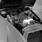 RG 695 - XK 150S Engine compartment