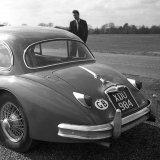 RG 698 - XK150S with Philp Hutchenson and Roy Salvadori