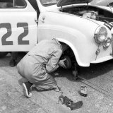 RD 323 - 22 George Hulbert checking brake on Austin A 35