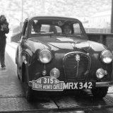 RE 220 - 315 John Sprinzel, Willie Cave - Austin A35