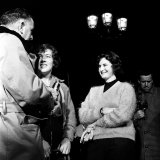 RG 5 - 208 Pat Moss, Annie Wisdom - Paris Start