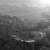 RG 91 - 208 Pat Moss, Annie Wisdom at La Croix - Austin A40