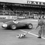 RA 881 - Peter Collins - Maserati crossing the winning line