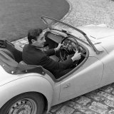 RE 339 - TR3 Sitting comfortably Roy Salvadori