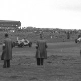 R 176 - Andre Loens - Cooper Bristol, 42 Mike Hawthorn - Connaught